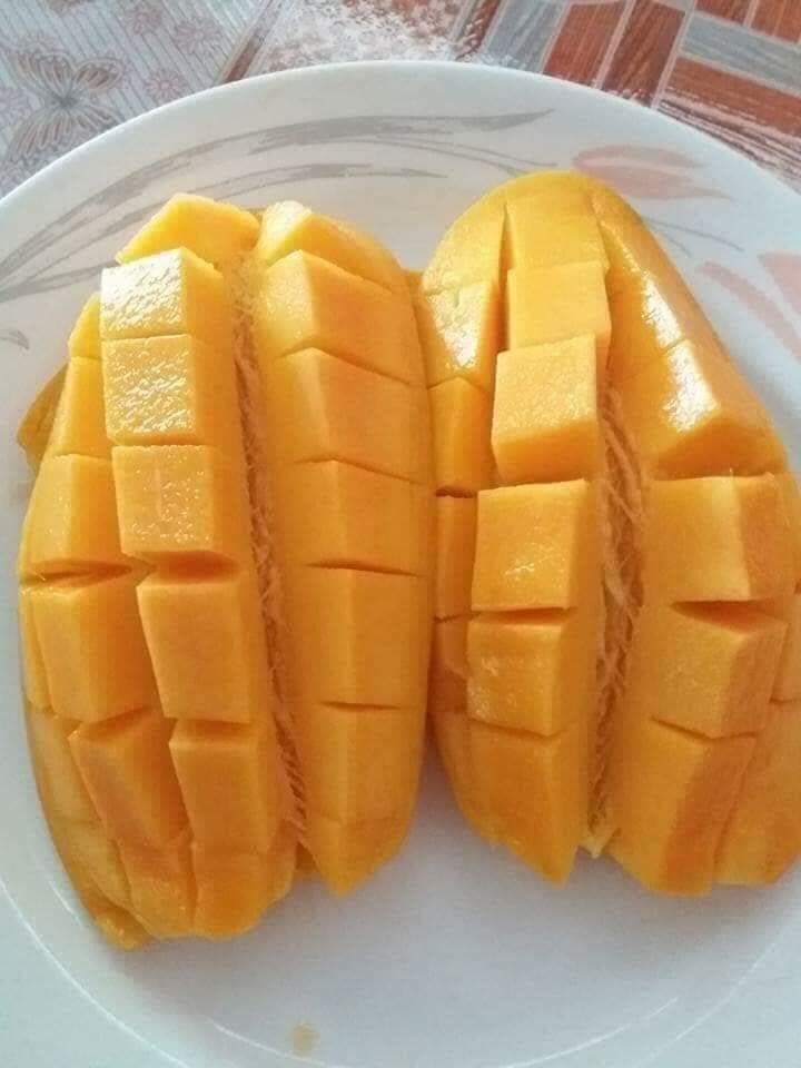 Cutting Mango